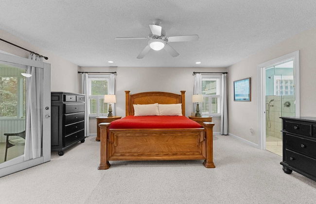 Sleeps 22, Lakefront w/ Private Dock & Pool, 2 Houses Lake Living by Avantstay - Foto 49