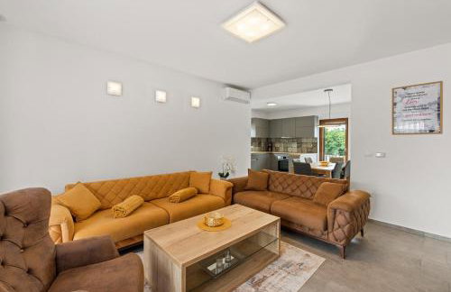 Villa Ajlin with Private Pool - Foto 36