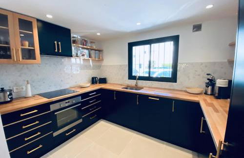 Escape to Serenity - 3 Bedroom Townhouse by the Sea! - Photo 10