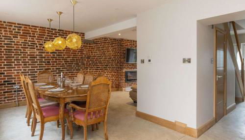 Spacious 4-Bed Near City & Sea - Foto 5