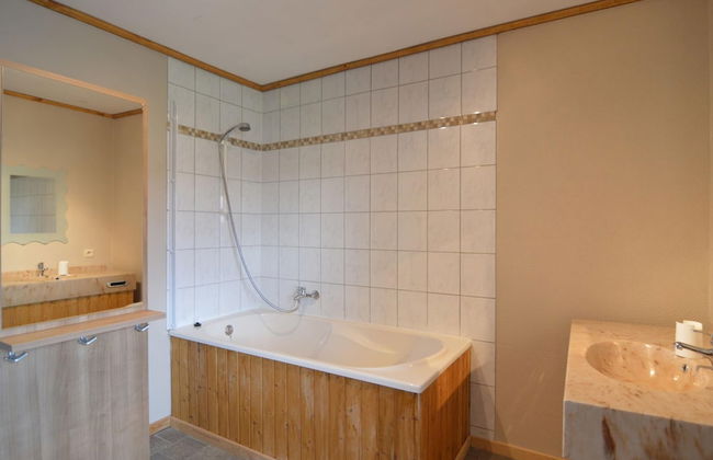 Lovely House With Much Luxury and Comfort - Photo 33