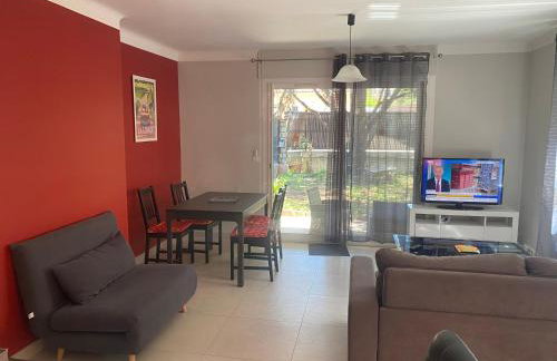 Rez de villa Grand T2 proche plage Marvivo-Sablettes - Foto 8