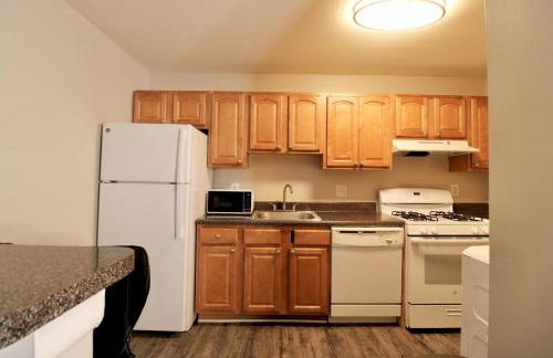 Spacious 1BR with Full Kitchen & Laundry - Foto 3