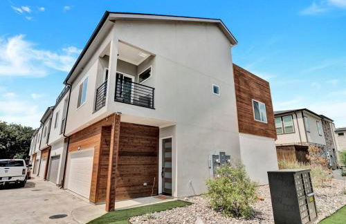 Elegant 3BR Home w/ Rooftop • 5 min to Downtown - Foto 11