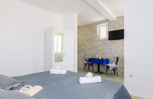 Miracle Apartments - Comfort Studio Apartment with Terrace and City View - Foto 10