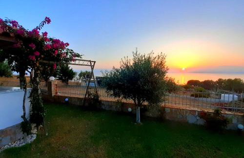 Beachside Mobile Home with Private Yard - Foto 20