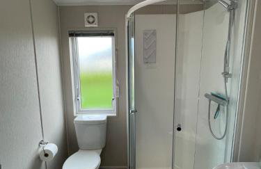 Elegant Lodge in Peaceful Holiday Resort - Photo 41