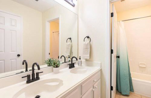 Spacious homequiet neighborhood nr downtown - Foto 12