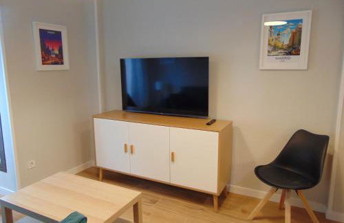 Airport Madrid Plenilunio Suites blue - Photo 14