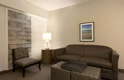 Cozy Two Room Suite with Modern Touches and Pool - Foto 5