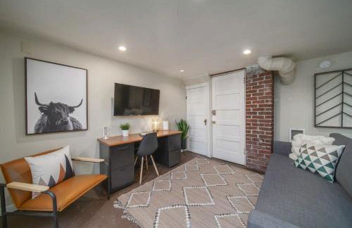 #StayinMyDistrict Pendelton Place Walk to Mt Tabor - Photo 4