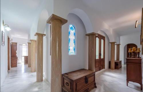 Preciosa villa con gran piscina y fabulosas vistas - Photo 37