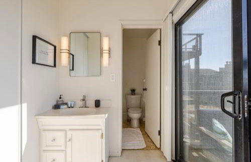 Beachfront Retreat with Ocean Views - Foto 27