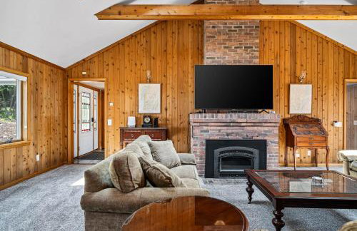 Lake house w/ indr pool and jacuzzi - Foto 66