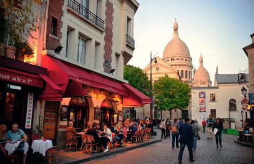 Parisian Hideaway - Heart of Montmartre, Abbesses - Photo 9