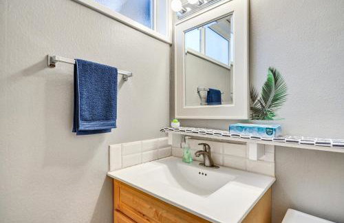 Lake Oswego Condo with Balcony, 3 Mi to the Water! - Foto 16