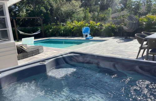 The Wisteria Oasis With heated pool and hot tub - Foto 46