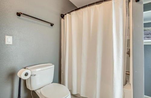 Walk to Dtwn Green Lake Peaceful Getaway with Porch - Foto 18