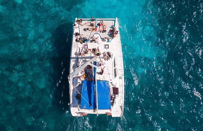 Catamarán Deluxe a Isla Mujeres con Barra Libre desde Cancún - Foto 2