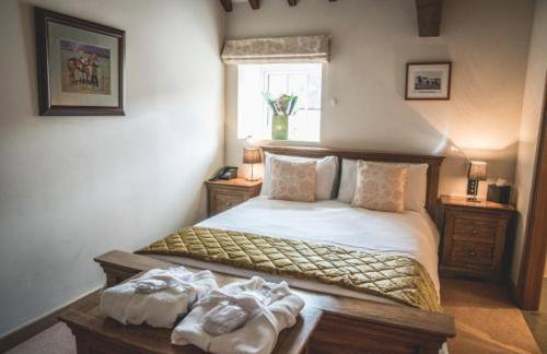 The Saddle Room - Photo 74