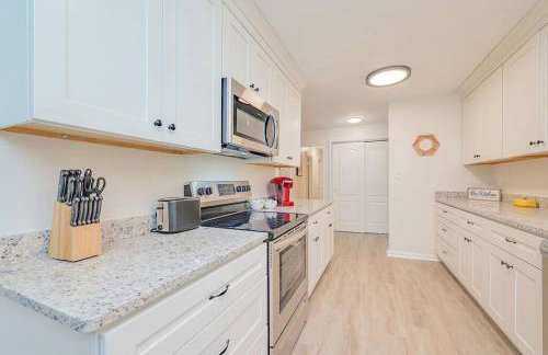 Next to CNU New Listing with Beautiful Finishes - Foto 13