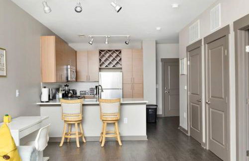 1Br Uptown, Pool, Wine, near Convention Center_311 - Photo 34