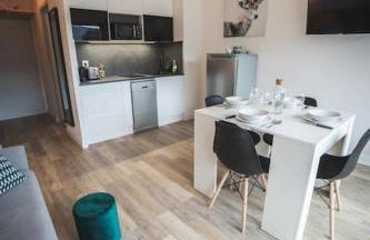 Appartement centre-ville Saint-Lary vue montagne - Foto 8