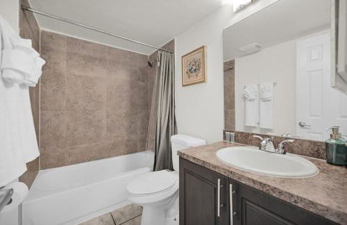 Chic Boca Raton Apartment Pool WiFi Parking - Photo 22