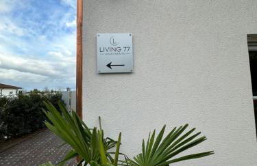 Living 77 - Photo 42