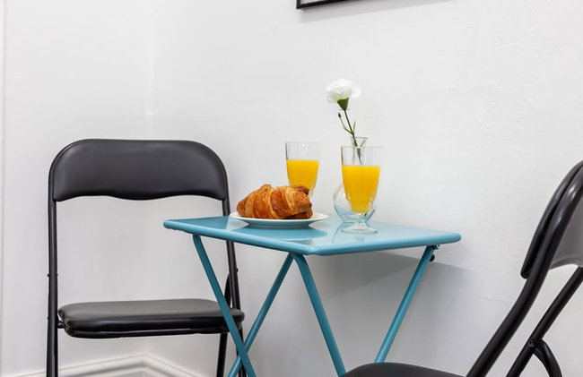 Cosy Home Near Station, Parking, Netflix, Sleeps 5 - Foto 23