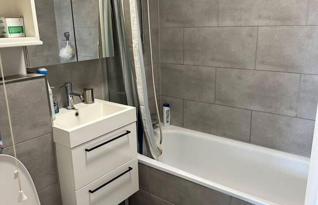 Captivating 1-bed Apartment in Stratford - Foto 8