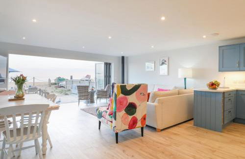 Bucket and Spades- Right on the Beach - Foto 21