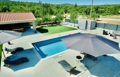 Apartment Mario - with pool - Foto 15