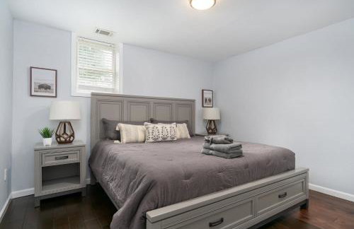 Hot Tub, Views & Game Room - 20 min to Downtown Asheville! - Foto 40