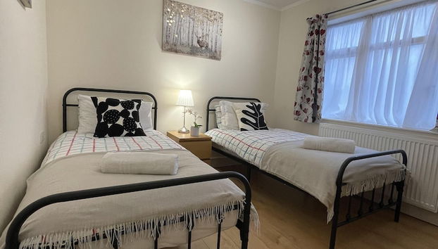 Spacious one Bedroom Apartment With Free Parking - Foto 3, Habitación