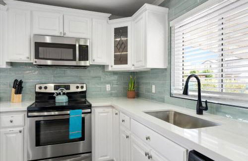 Backyard Oasis Heated Pool Game Room Gazebo - Foto 25