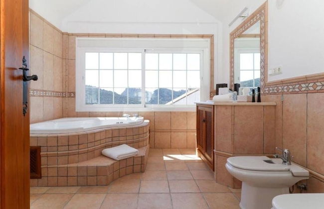 Benahavis Village House Sleeps 8 - Photo 16