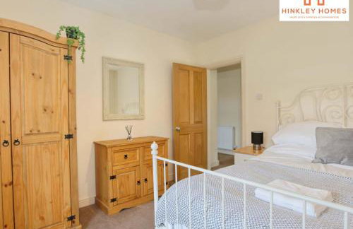 Centrally Tucked Away Private 4bed - Free parking! By Hinkley Homes Short Lets & Serviced Accommodation - Foto 27