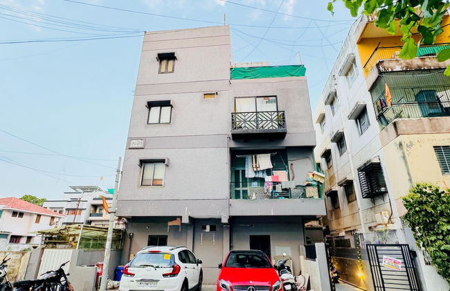 Home Escape 1BHK Retreat Nr Saket Square - Foto 12