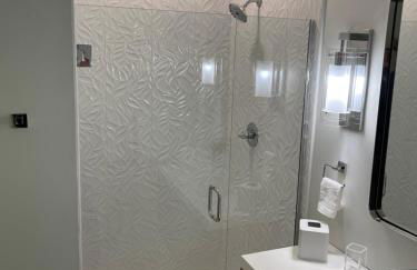 Lou-City Penthouse Suite! Savor Life with Hollyhock - Photo 21