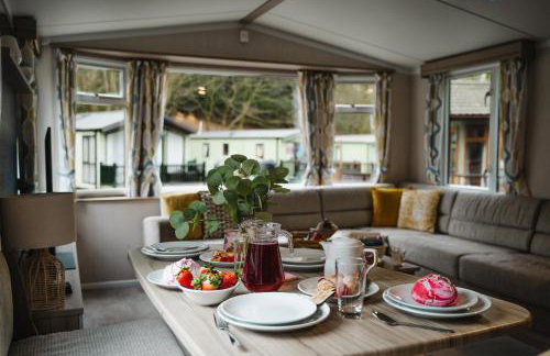 Beautiful 3bed Caravan on Windermere - on White Cross Bay Holiday Park - Photo 31
