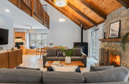 Catskills Mountain Home Near Windham w Fireplace Open Living Deer Run Lodge by AvantStay - Foto 6