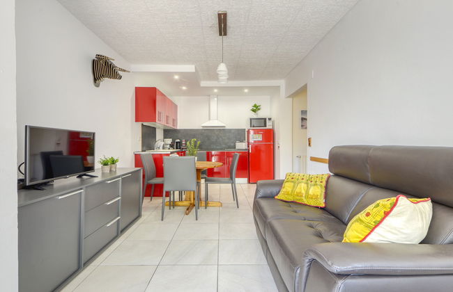 4 bedroom House in Castelló d'Empúries with private pool and garden - Photo 7