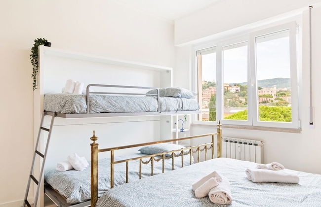 Chiavari Colorful Flat with Garage - Foto 6