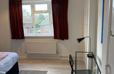Cozy 3 Bedroom Flat near Essex Uni, WiFi and Free Parking - Foto 1