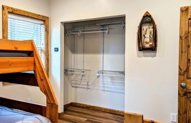 Relax & Recharge in Cozy Pinetop 2BR Retreat - Foto 13