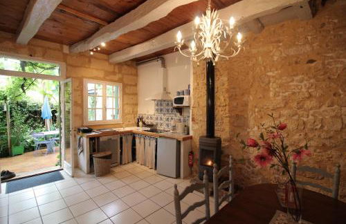 le gîte de Claire maison avec terrasse, calme et confort, lit king size linge fourni - Foto 9