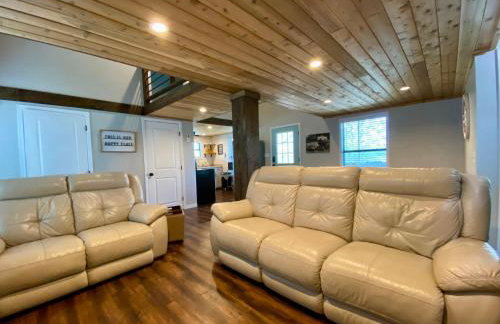 Away at the River - Foto 24