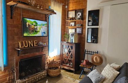 Chalé LuNê Vista para a Montanha , Banheira Imersão Externa e Lareira - Foto 3