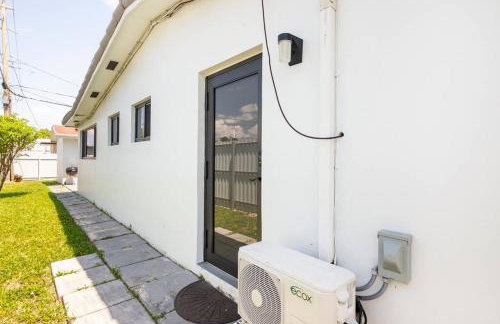 Private Double Room Near Miami Clinics - Photo 2